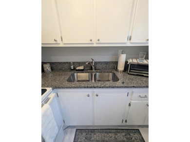 Great Location Near to Community Center! 2nd Floor, End Corner - photo 7