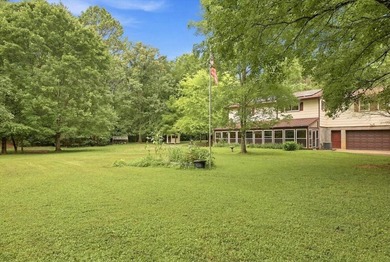 Escape to the peace and privacy of country living with this - photo 12