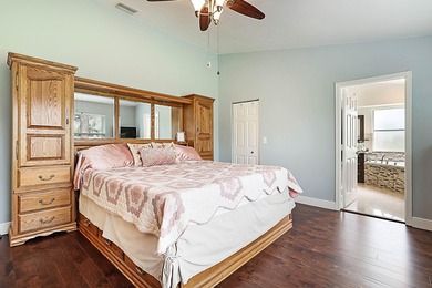 A Wonderful model home in the quaint neighborhood of North - photo 21