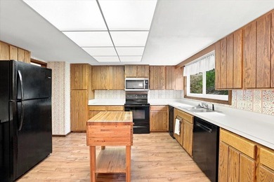 Escape to the peace and privacy of country living with this - photo 23