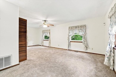 Escape to the peace and privacy of country living with this - photo 27