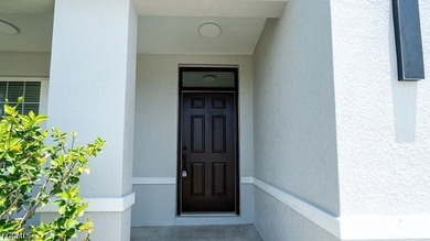 Beautifully renovated 4+Den, 2.5-bath home with a 2-car garage - photo 5