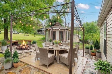 Welcome to your very own lake view retreat, where every day - photo 5