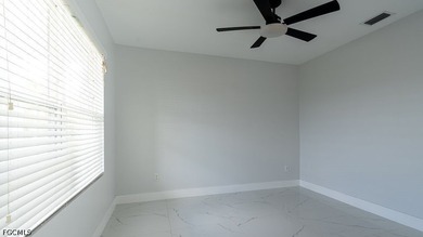 Beautifully renovated 4+Den, 2.5-bath home with a 2-car garage - photo 7