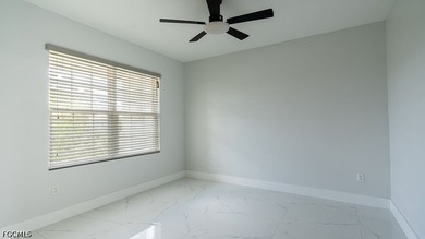 Beautifully renovated 4+Den, 2.5-bath home with a 2-car garage - photo 8