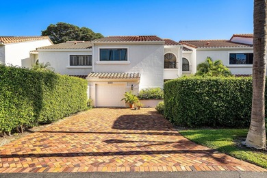 Set in the Ocean Ridge Yacht Club, this spacious, light-filled - photo 3