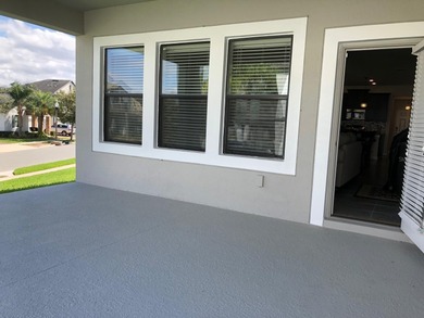 This absolutely immaculate home features 5 bedrooms and an open - photo 5