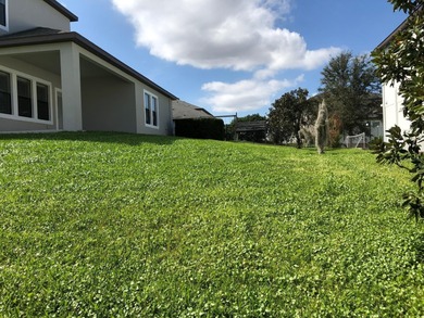 This absolutely immaculate home features 5 bedrooms and an open - photo 7