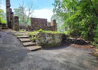 Imagine having a new home with breathtaking views!!! This is it! - photo 1