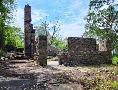 Imagine having a new home with breathtaking views!!! This is it! - photo 2