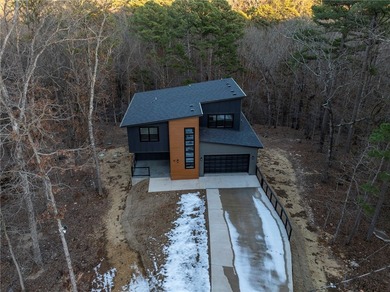 Refined Modern Luxury in a Private Cul-de-Sac Setting.Experience - photo 38