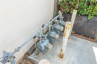 A great income-producing Property consists of two separate - photo 9