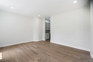 Welcome to this magnificent brick-faced Post Modern masterpiece - photo 12