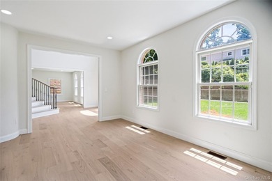 Welcome to this magnificent brick-faced Post Modern masterpiece - photo 13