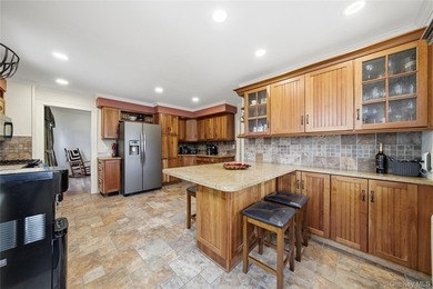 Prime location South of Montauk Highway! This spacious 4-bedroom - photo 19