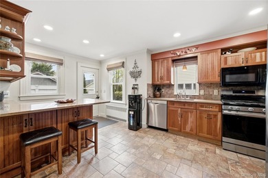 Prime location South of Montauk Highway! This spacious 4-bedroom - photo 20