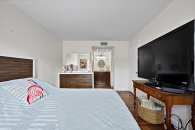 Beautifully updated 2BR/2BA first-floor condo in the desirable - photo 22