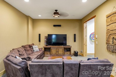 Stunning custom log home nestled on over 3 acres in the shadow - photo 31