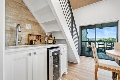 Discover the perfect blend of modern luxury and relaxed lakeside - photo 11