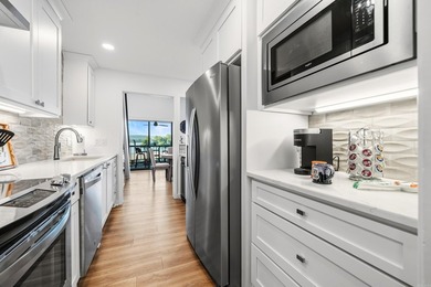 Discover the perfect blend of modern luxury and relaxed lakeside - photo 16