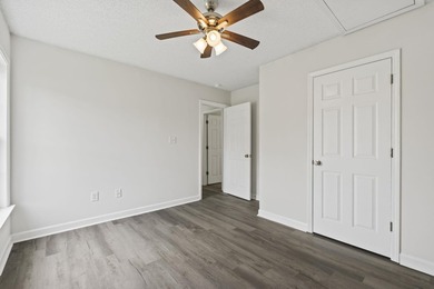 Welcome to this stunning newly renovated home located at 957 - photo 18