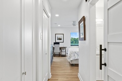 Discover the perfect blend of modern luxury and relaxed lakeside - photo 21