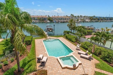 Expansive, gated, waterfront family estate meets effortless - photo 21