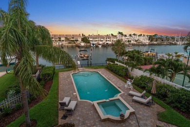 Expansive, gated, waterfront family estate meets effortless - photo 24