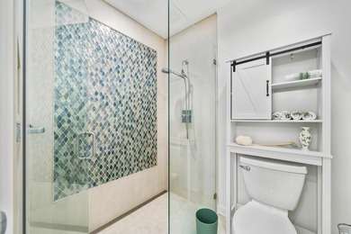 Discover the perfect blend of modern luxury and relaxed lakeside - photo 25