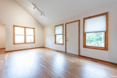 This charming, southeast side salt box with it's flexible floor - photo 8