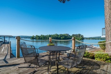 Discover the perfect blend of modern luxury and relaxed lakeside - photo 39