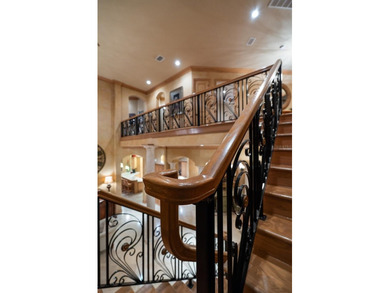 Expansive, gated, waterfront family estate meets effortless - photo 41