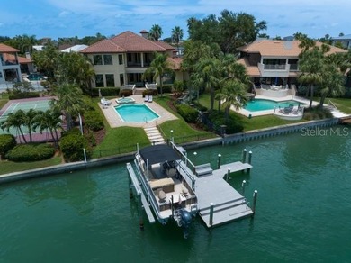 Expansive, gated, waterfront family estate meets effortless - photo 58