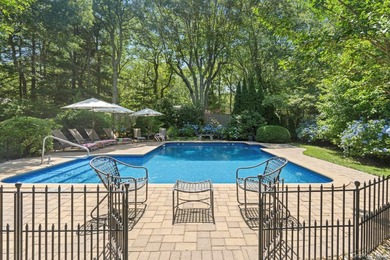 Nestled on a quiet street in Sag Harbor and only a quarter mile - photo 6
