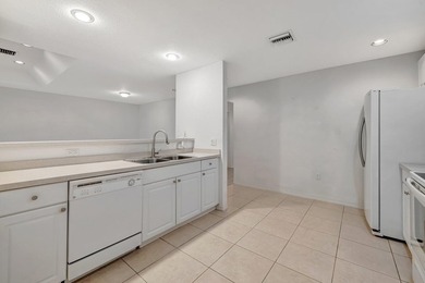Priced to sell immediately! This move-in ready 2/2/1 townhome in - photo 12