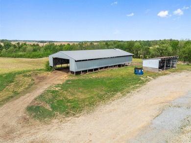 This is a very well-maintained 6-house broiler poultry farm. The - photo 15