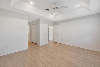 Priced to sell immediately! This move-in ready 2/2/1 townhome in - photo 19