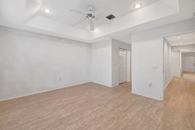 Priced to sell immediately! This move-in ready 2/2/1 townhome in - photo 20