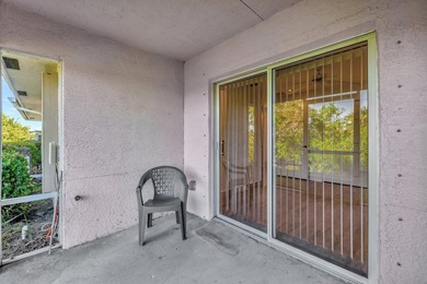 Priced to sell immediately! This move-in ready 2/2/1 townhome in - photo 24