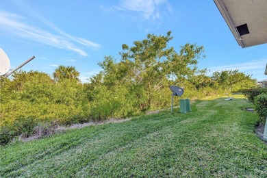 Priced to sell immediately! This move-in ready 2/2/1 townhome in - photo 27