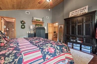 WE HAVE REDUCED THE PRICE. 5 bedroom 3 bath house with 200 feet - photo 29