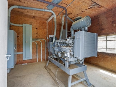 This is a very well-maintained 6-house broiler poultry farm. The - photo 30