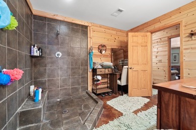 WE HAVE REDUCED THE PRICE. 5 bedroom 3 bath house with 200 feet - photo 31