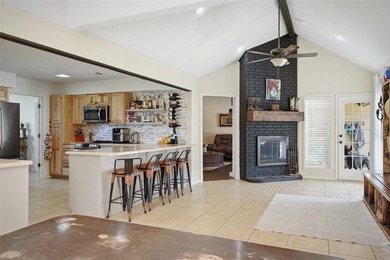 Tucked onto a scenic corner lot in Tioga, this well-maintained 2 - photo 1