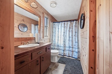 WE HAVE REDUCED THE PRICE. 5 bedroom 3 bath house with 200 feet - photo 34