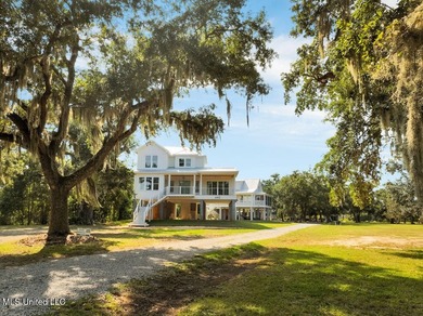 Stunning waterfront property with beautiful views of the Bay of - photo 6