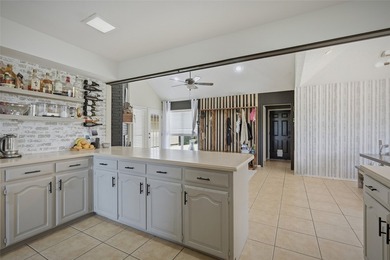Tucked onto a scenic corner lot in Tioga, this well-maintained 2 - photo 9