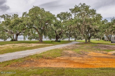 Stunning waterfront property with beautiful views of the Bay of - photo 10