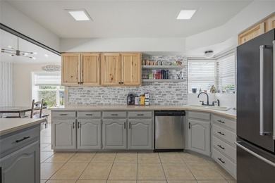 Tucked onto a scenic corner lot in Tioga, this well-maintained 2 - photo 10