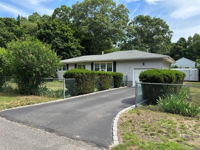 72 Fanning Blvd. Is Awaiting its New Owner! Located on a Fully - photo 1